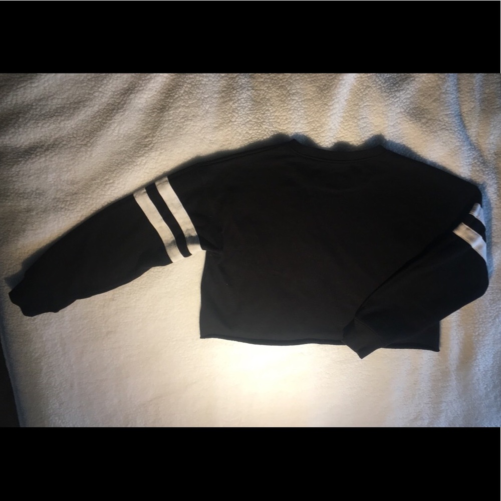 Forever 21 Croptop Crewneck Sweater - Picture 2 of 3